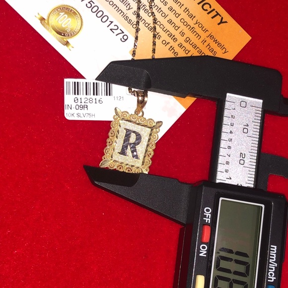 10k solid gold R initial diamond cut custom designed monogram pendant, 100% real - Picture 3 of 7